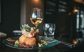Nevis Bank Inn